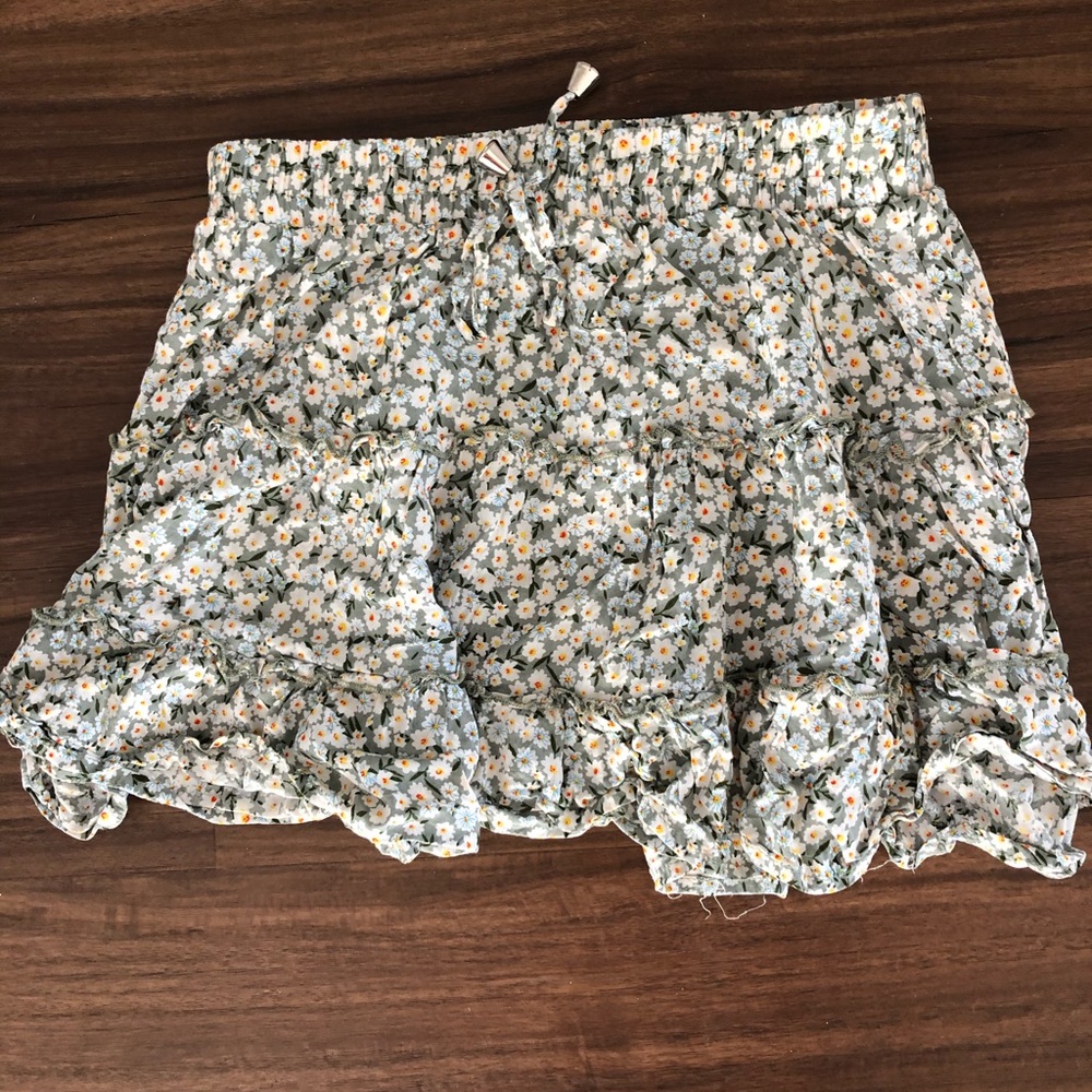 Floral mini skirt